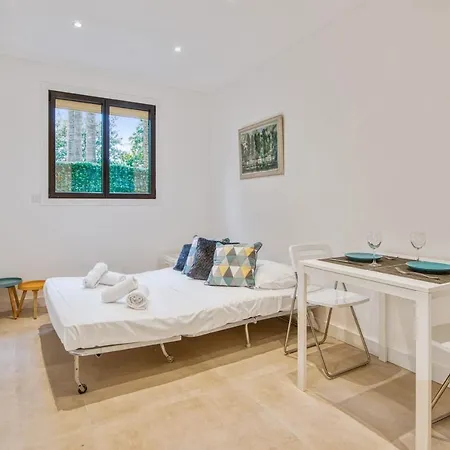 Lys - Welkeys Apartman